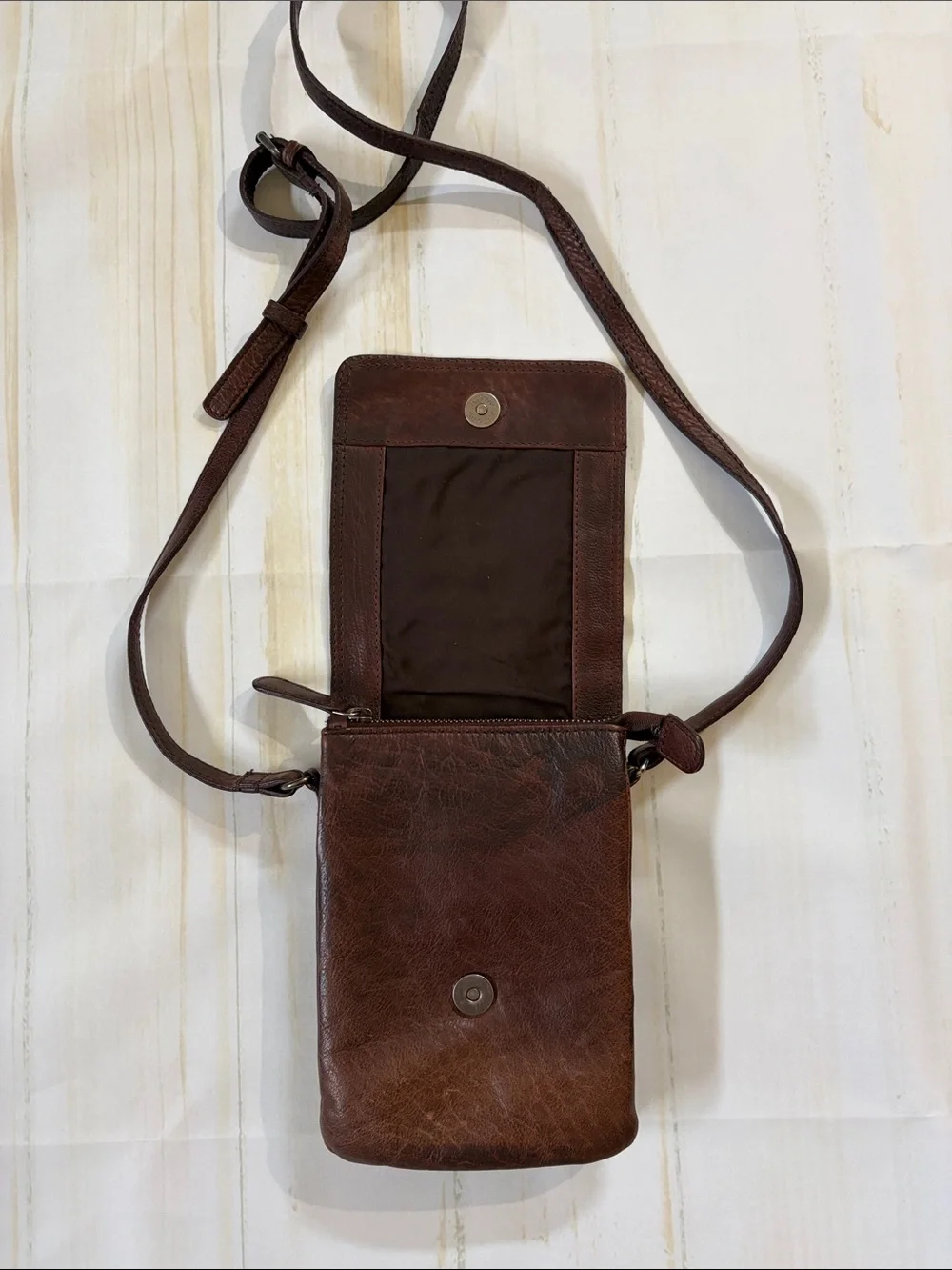 Oak & Tan sleek brown